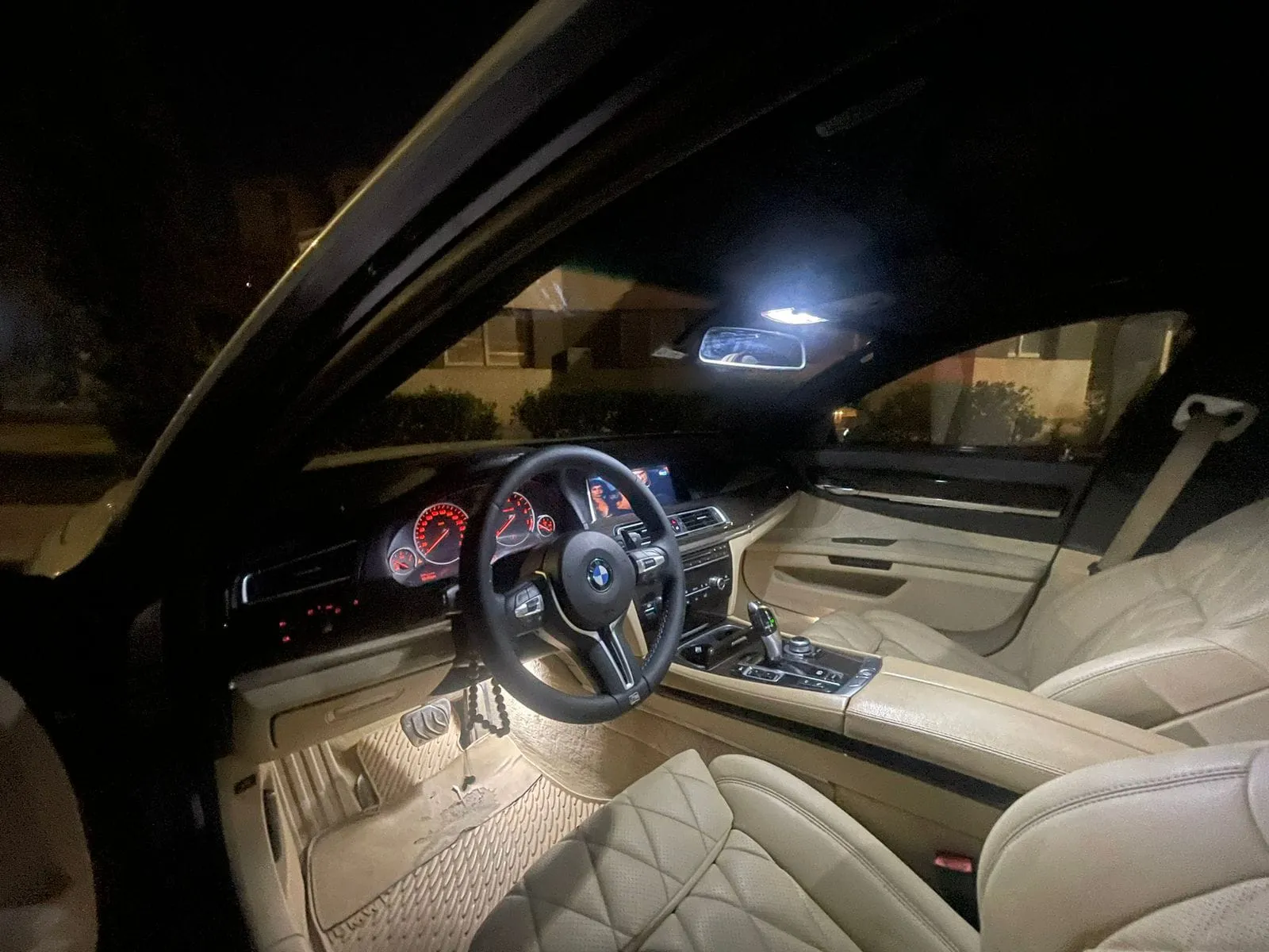 بي إم دبليو 750e 2024